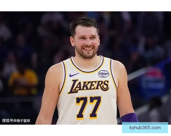 东契奇单月得分突破600再获大奖 詹姆斯转发祝贺称赞表现卓越